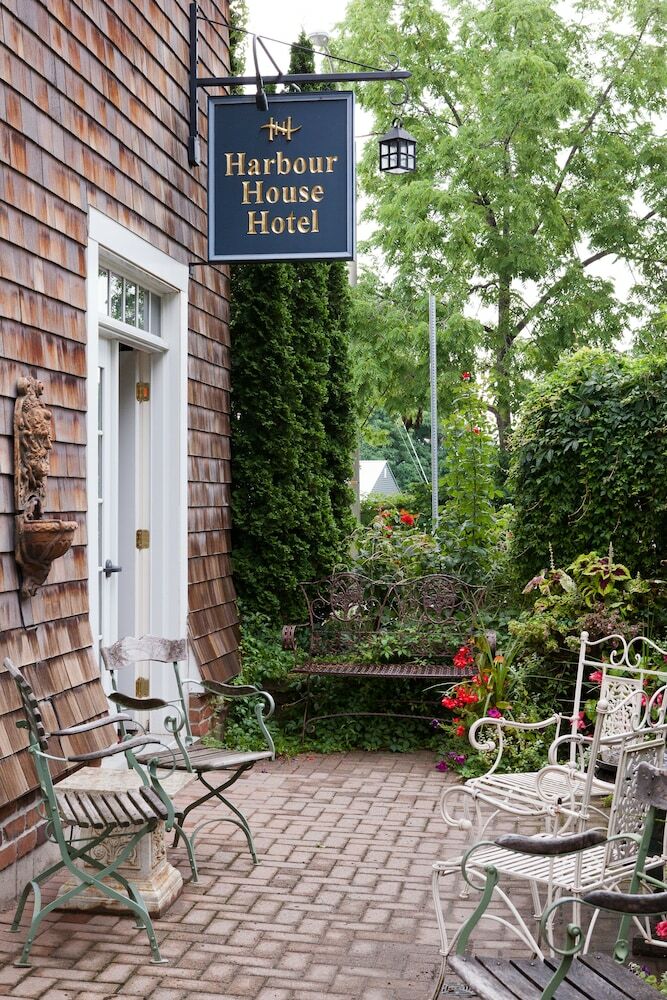 Hotel Harbour House