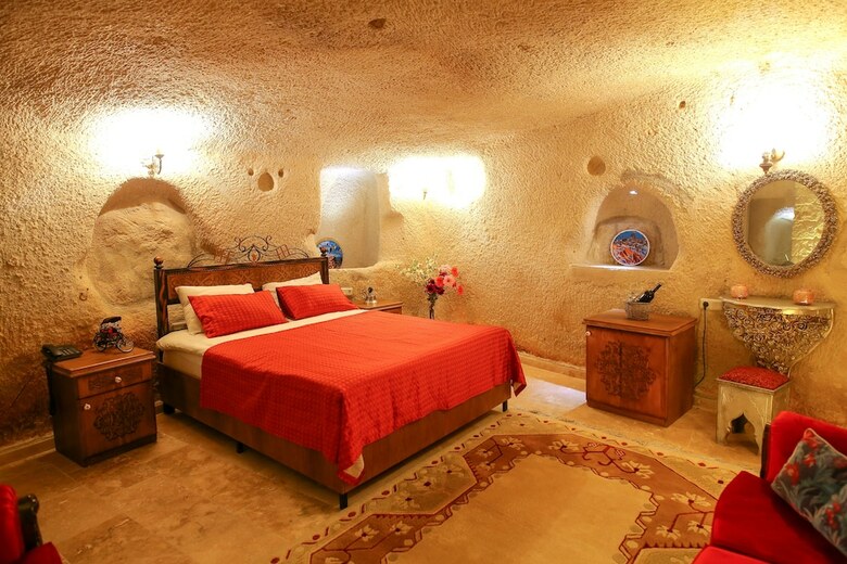 Bedrock Cave Hotel -adults Only