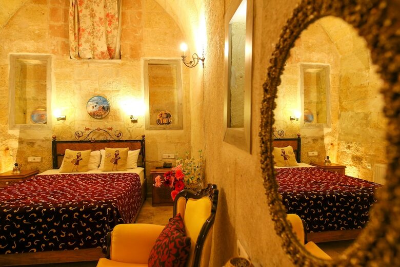 Bedrock Cave Hotel -adults Only
