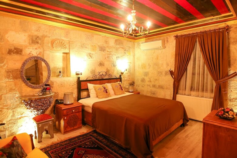 Bedrock Cave Hotel -adults Only