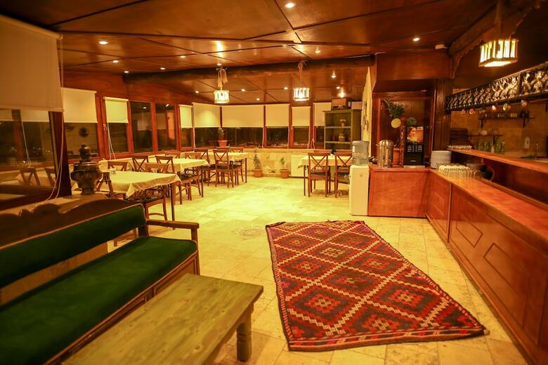 Bedrock Cave Hotel -adults Only
