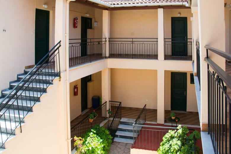 Maria's Apartments