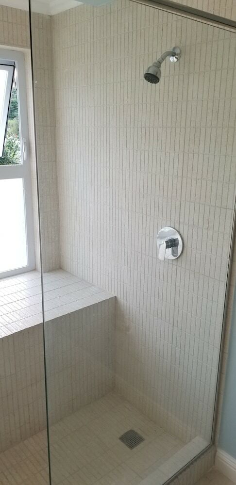 Oceanic View Apartment At Fern Court