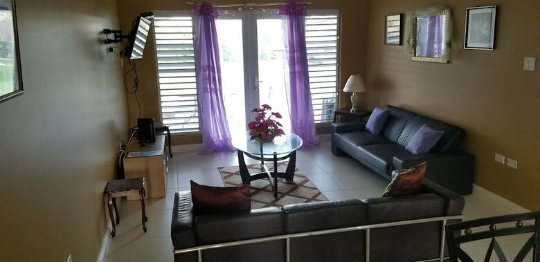Oceanic View Apartment At Fern Court