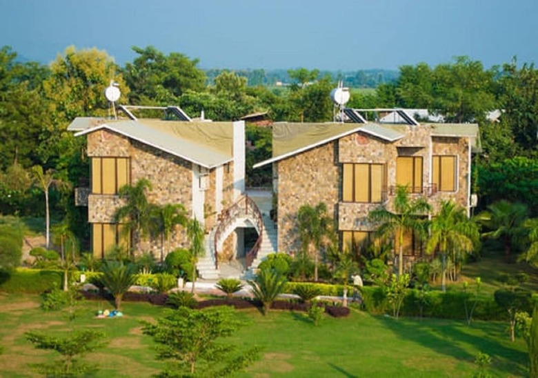 Hotel The Roar Resort