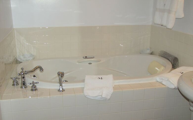 Hotel Monroe House Executive Suites