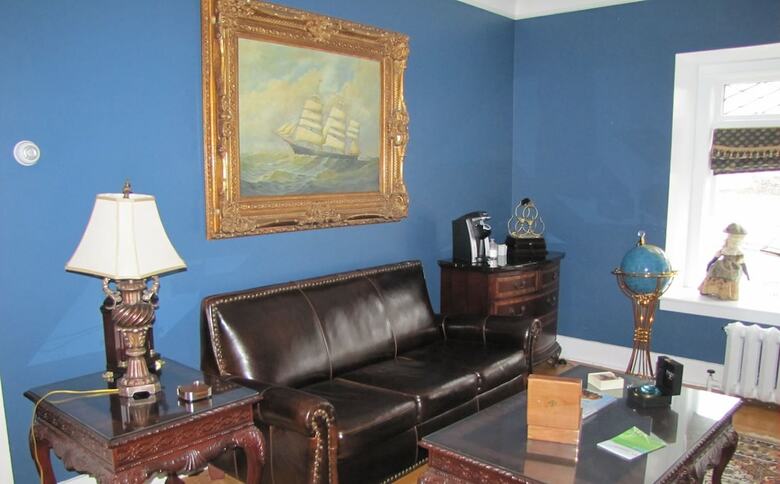 Hotel Monroe House Executive Suites