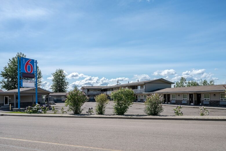 Hotel Motel 6 Fort Nelson, Bc