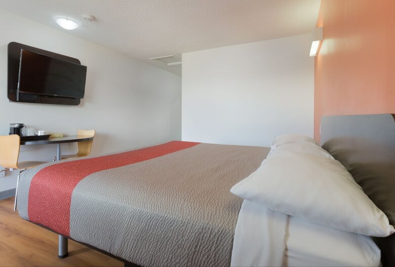 Hotel Motel 6 Fort Nelson, Bc