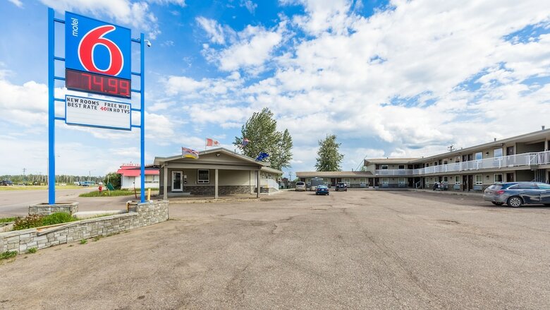 Hotel Motel 6 Fort Nelson, Bc