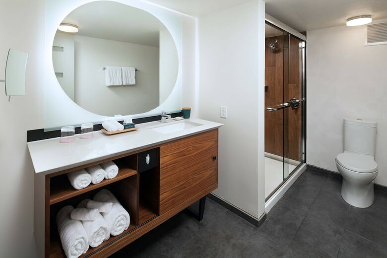 Hotel The Laylow, Autograph Collection