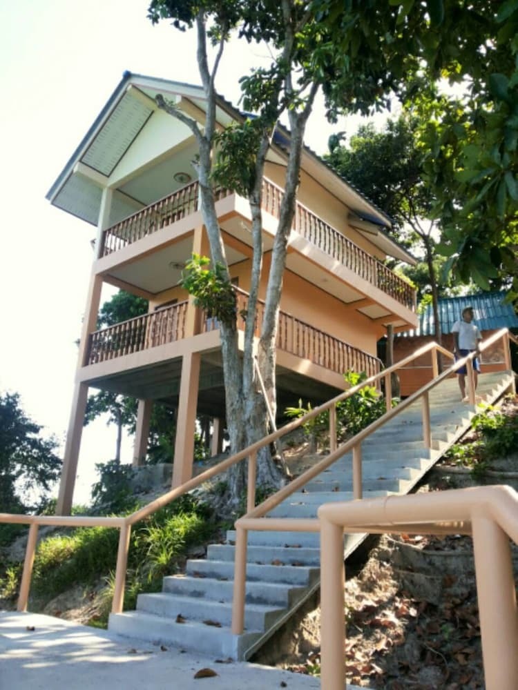Hotel Cozy Cove Resort