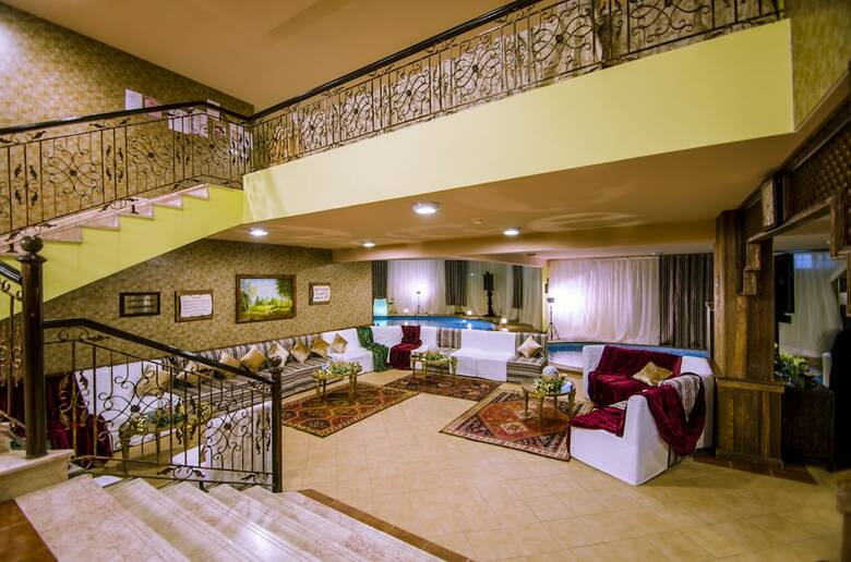 Karan Hotel