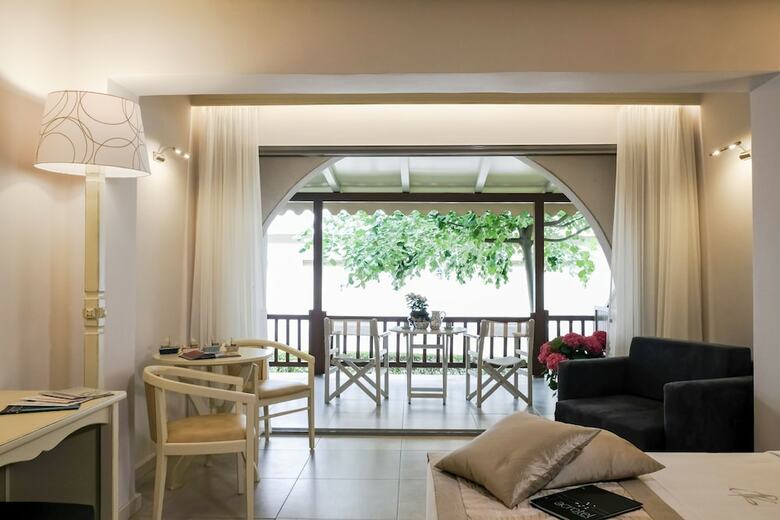 Hotel Acrotel Athena Pallas