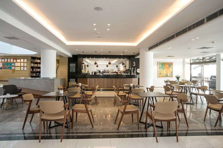 Crystal Springs Beach Hotel
