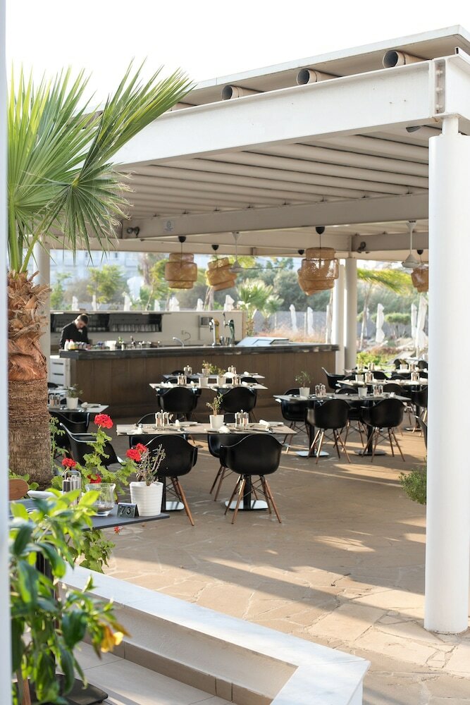Crystal Springs Beach Hotel