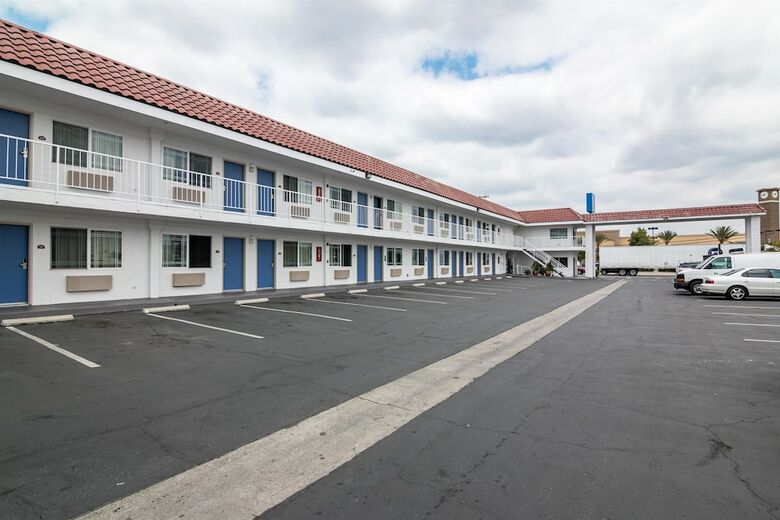Motel 6 Norwalk