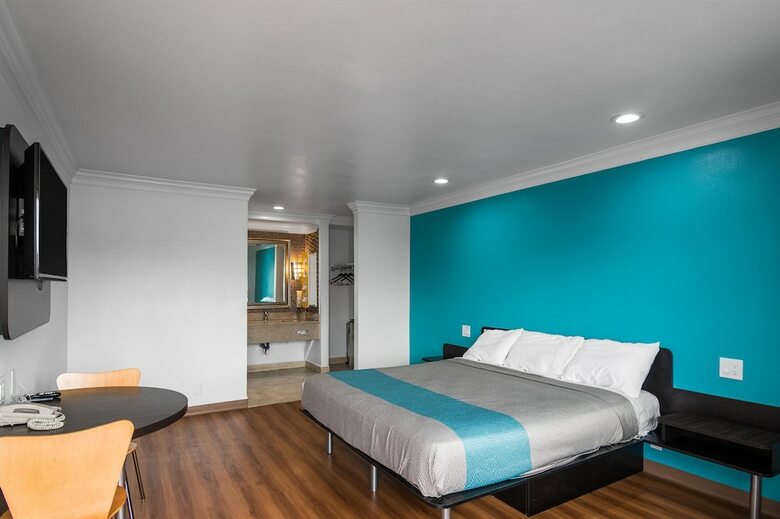 Motel 6 Norwalk