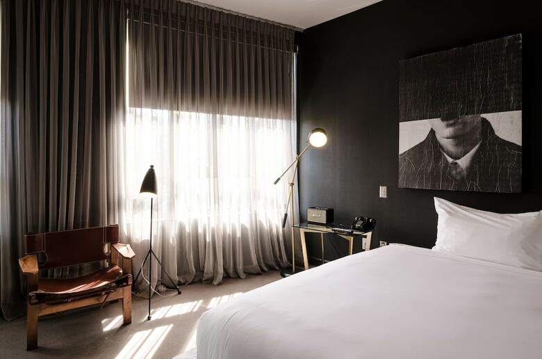 Tuck Hotel