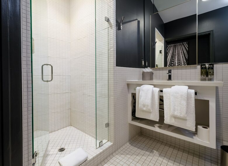 Tuck Hotel