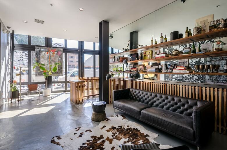 Tuck Hotel