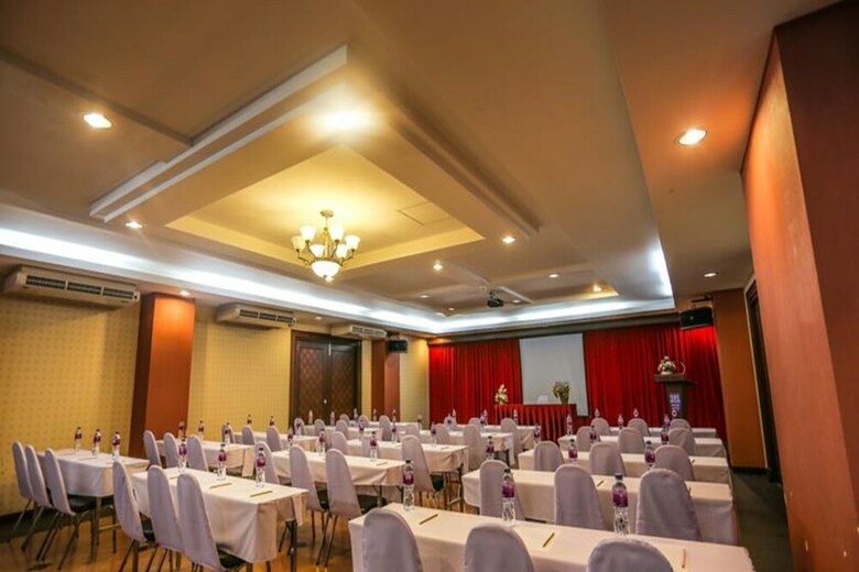Madina Hotel