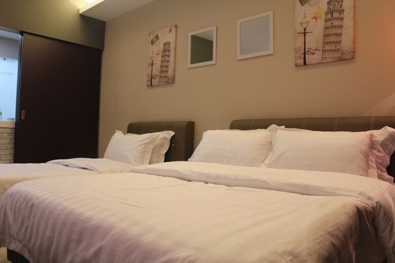 Hotel de Houz - Trefoil Setia Alam Home Stay