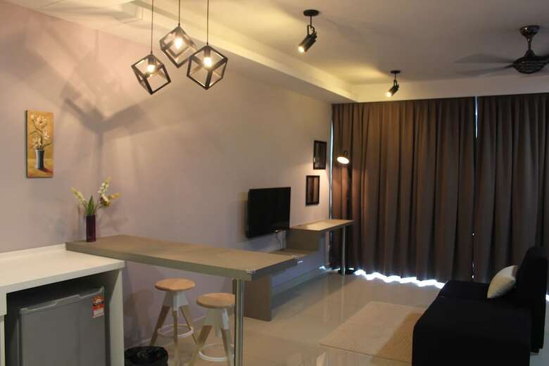 Hotel de Houz - Trefoil Setia Alam Home Stay
