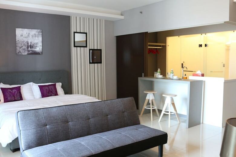Hotel de Houz - Trefoil Setia Alam Home Stay