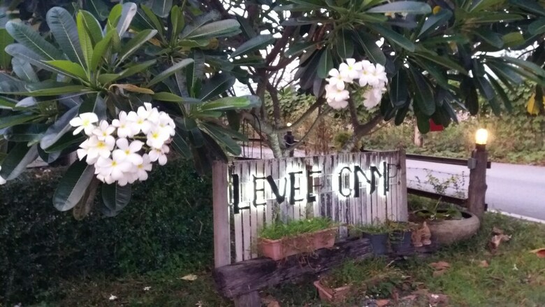Hotel Levee Camp