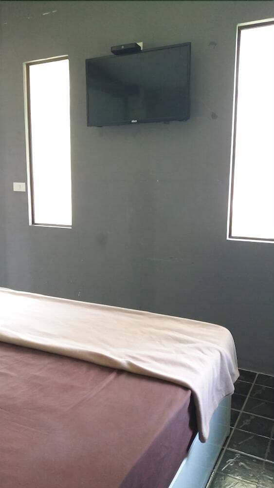 Hotel Levee Camp