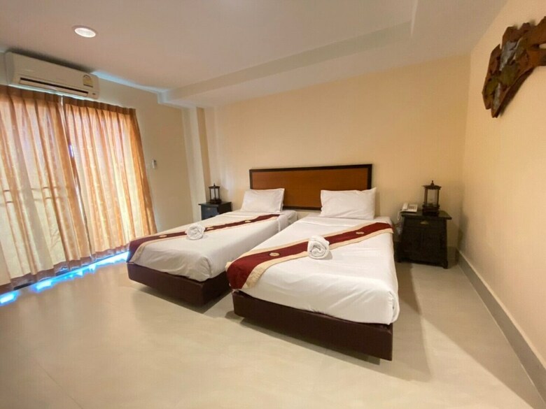 Rayong Lanna Hotel