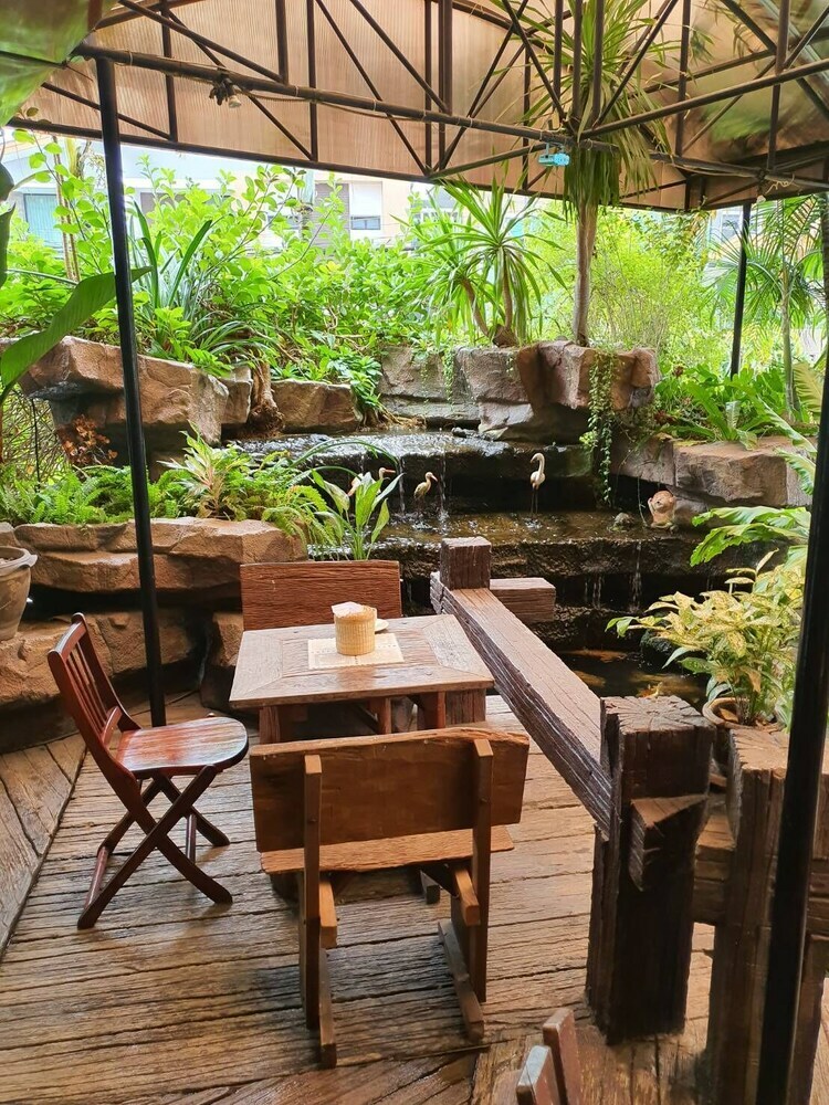 Rayong Lanna Hotel