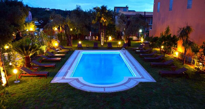 Ano Aparthotel