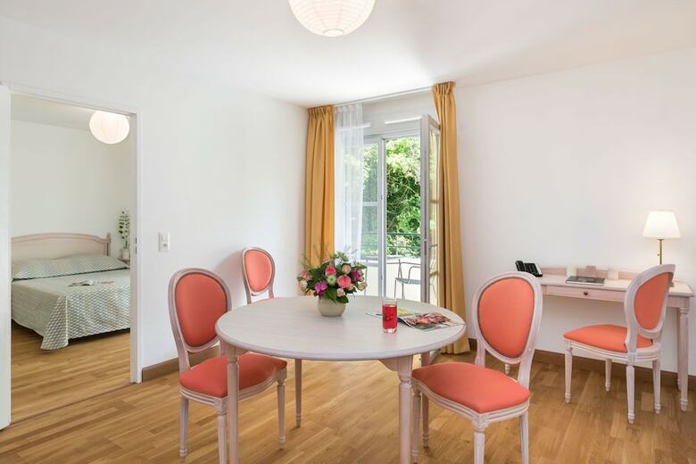 Home M�dicis Les Petites Roches