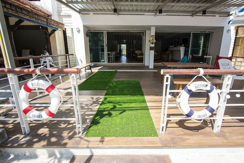 Hotel Nautical Home Bed & Breakfast Khaolak