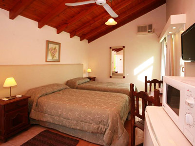 Hotel Marina House Caba�as