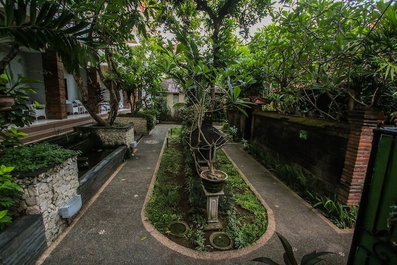 Hotel Legian Village Beach Resort