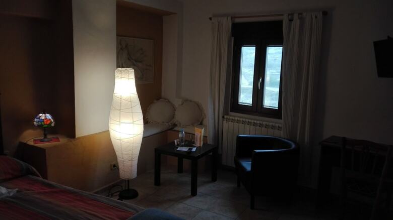 Agroturismo L'alm�ssera Casa Rural & Restaurant
