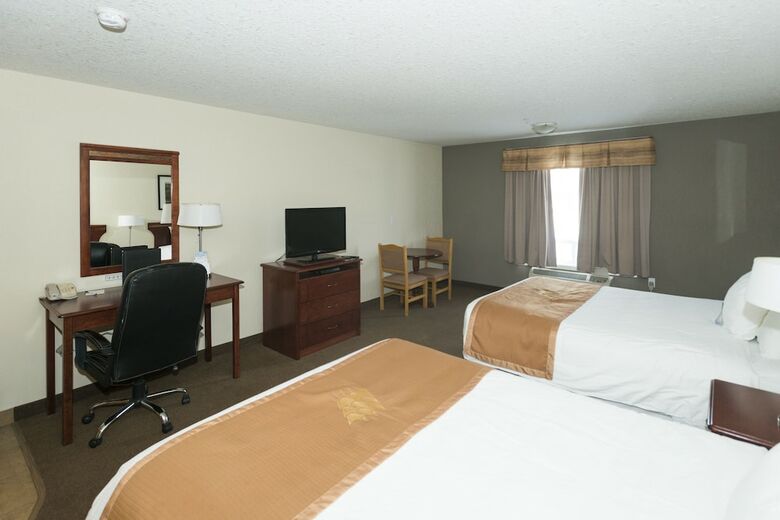 Hotel Lakeview Inns & Suites - Fort Nelson