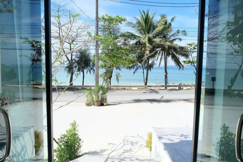 Hotel White Sand Halal House Krabi