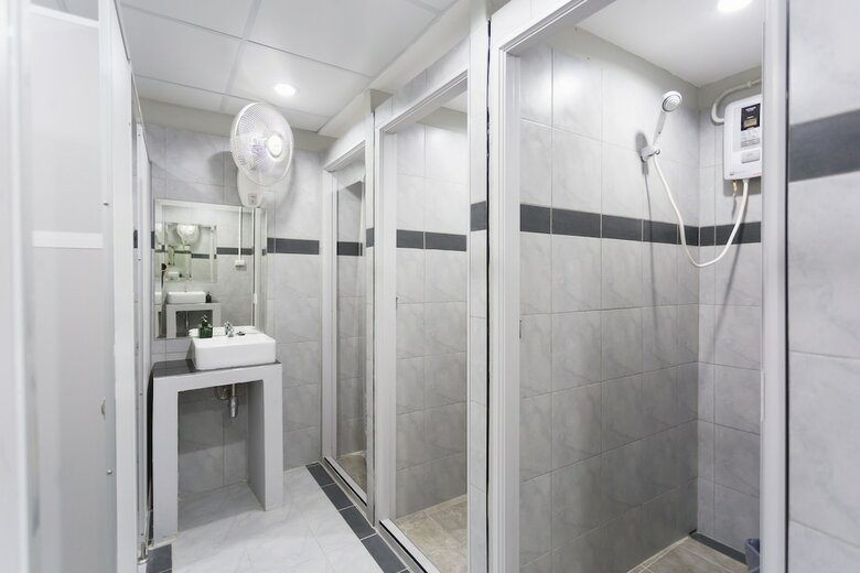 Hostal Narawat Asoke Hotel
