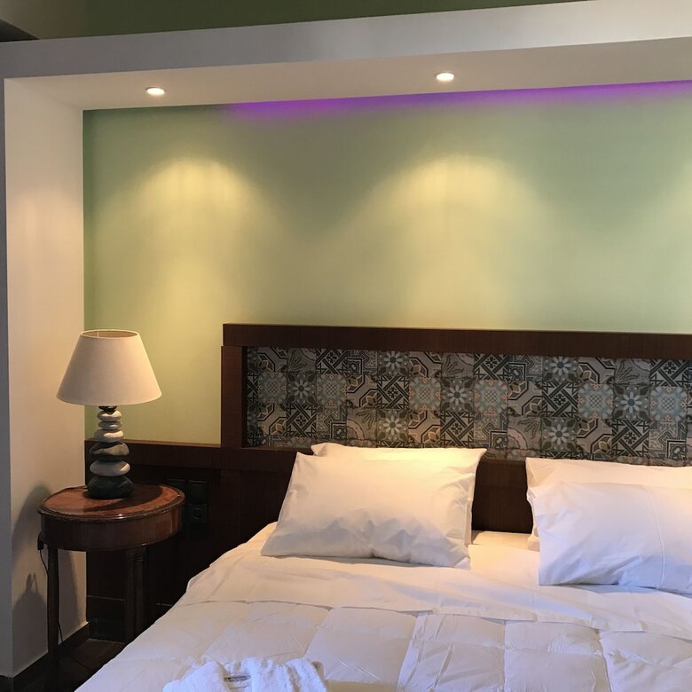 Gq Hotel And Club