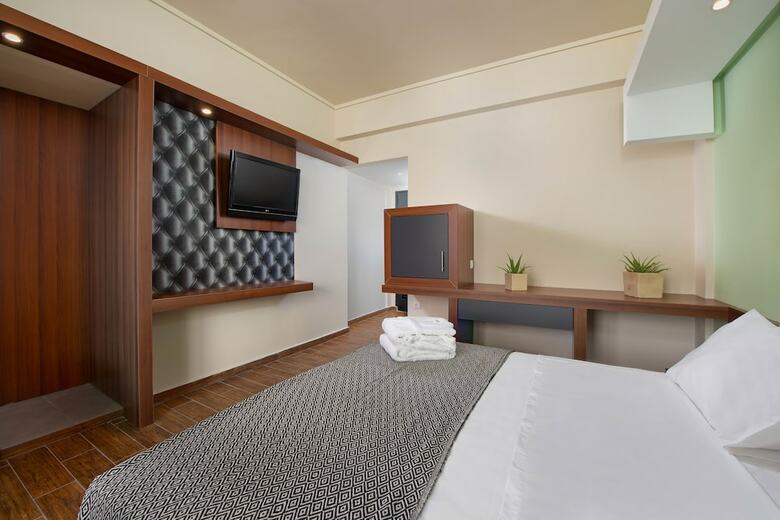 Gq Hotel And Club