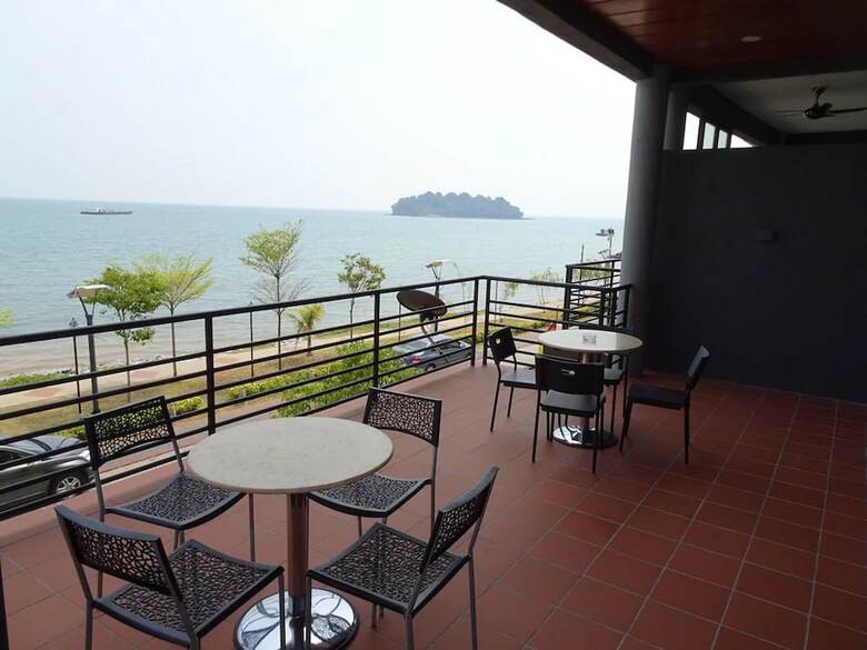 Bayfront Hotel