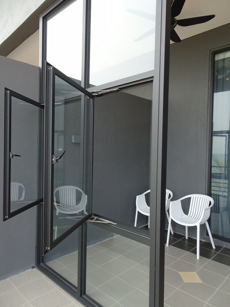 Bayfront Hotel