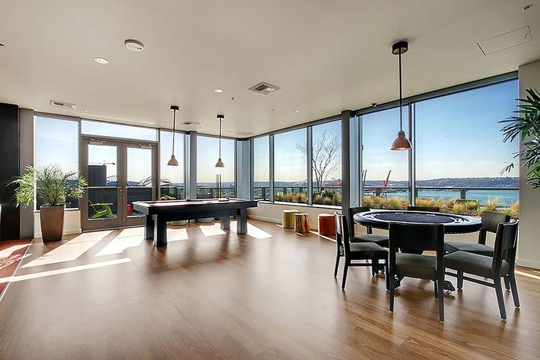 Ferris Wheel Waterfront Apartments By Barsala