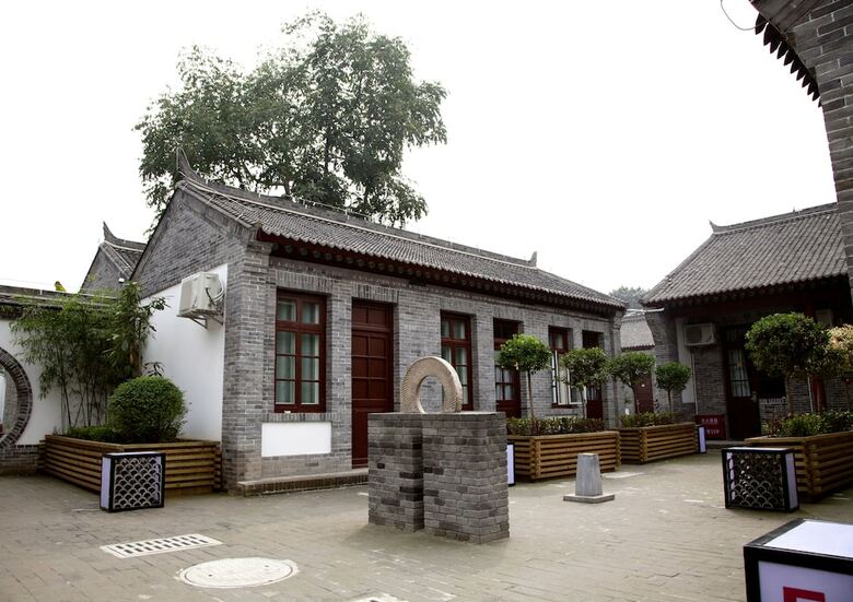 Hostal 7 Sages International Youth Hostel