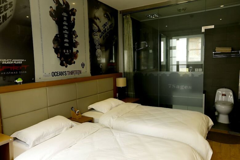 Hostal 7 Sages International Youth Hostel