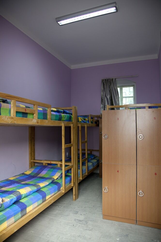 Hostal 7 Sages International Youth Hostel